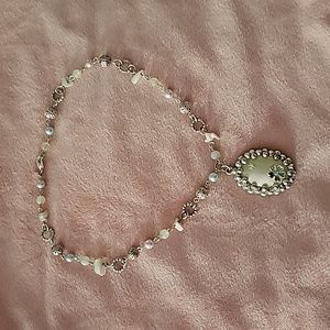 Vintage Avon detailed necklace